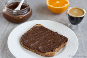 homemade nutella-healthy hazelnut chocolate spread