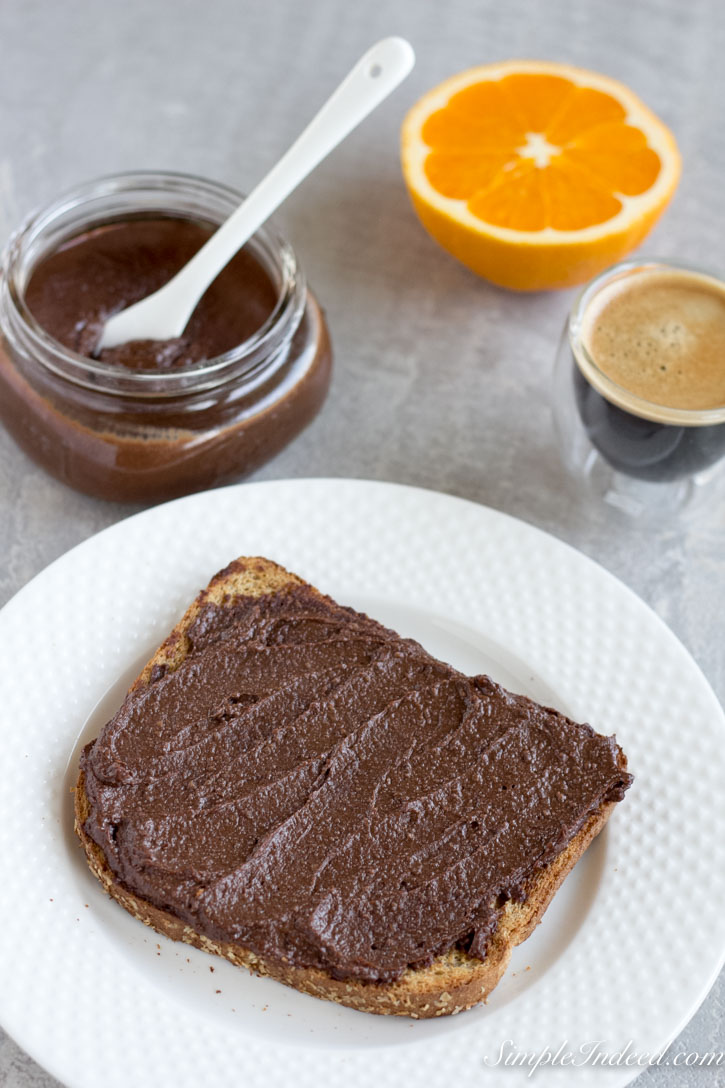 homemade nutella-healthy hazelnut chocolate spread