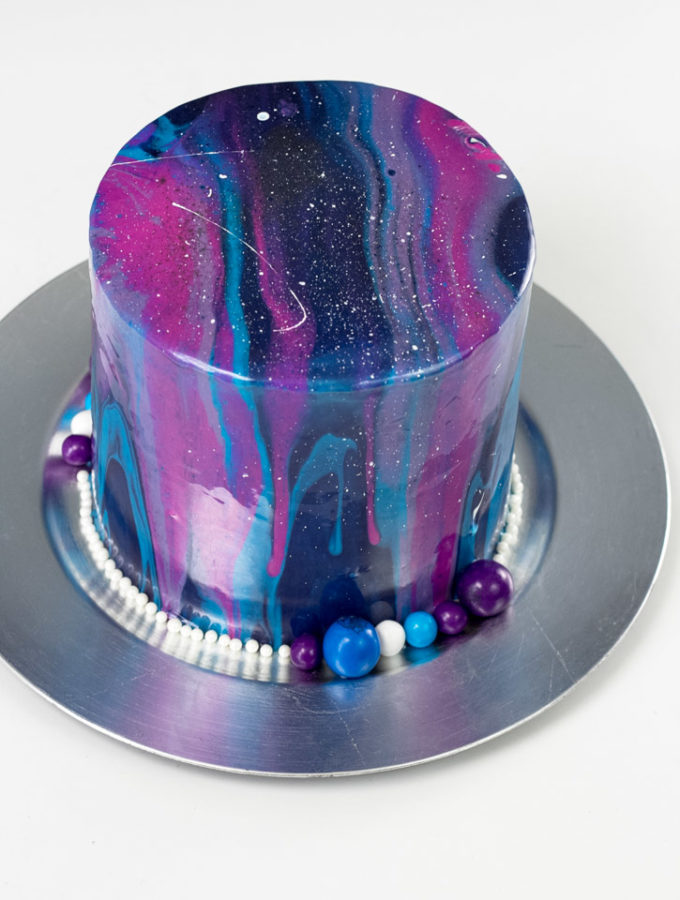 Galaxy mirror cake